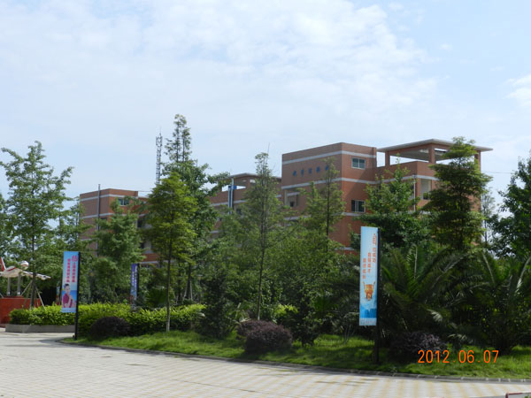 職業學院技術學院學生還沒畢業，就和公司簽下合同