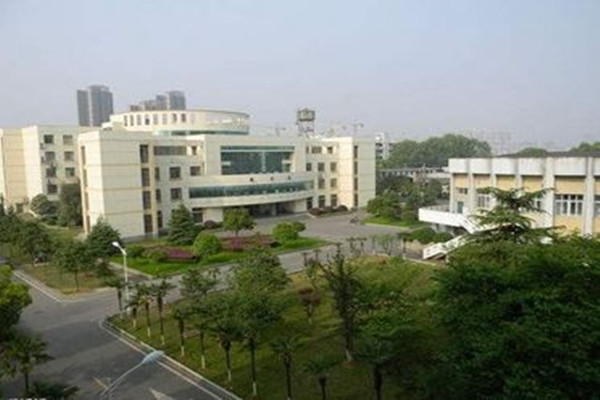 成都新運職業(yè)學校