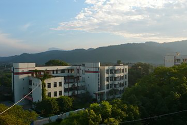 解夾江縣云吟職業(yè)高級中學(xué)