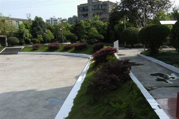 學(xué)校招生