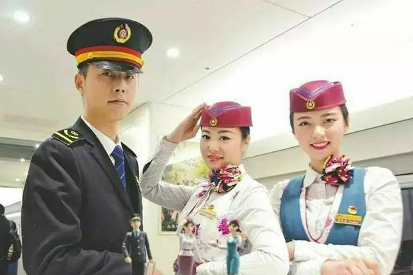 貴州航空工業(yè)技師學(xué)院高鐵乘務(wù)專業(yè)