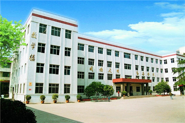 四川專科學(xué)校