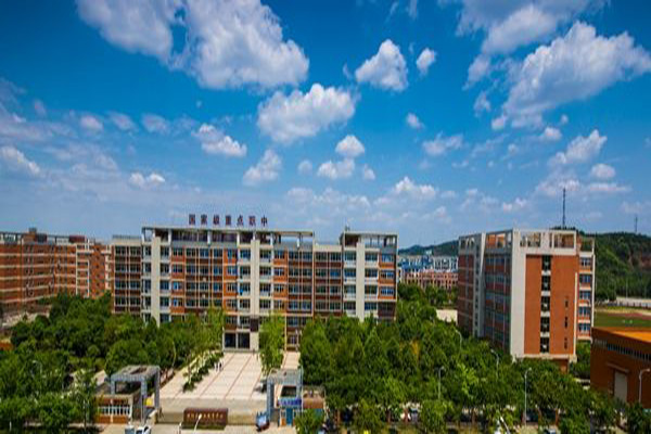 德陽市黃許職業(yè)中專學校