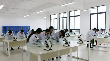樂山醫(yī)藥科技學(xué)校實(shí)驗(yàn)室